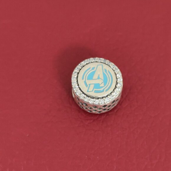 Pandora Disneyland Paris anniversary of Avengers Campus Exclusive Bead Charm - Picture 4 of 4